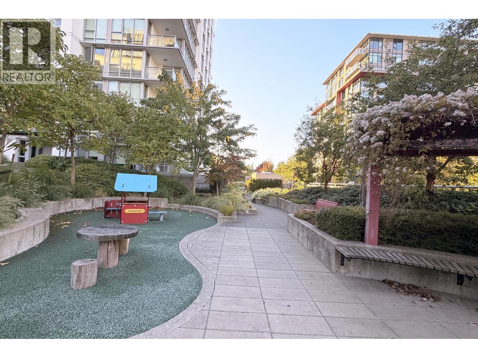 906 7333 MURDOCH AVENUE, Richmond - Image 1