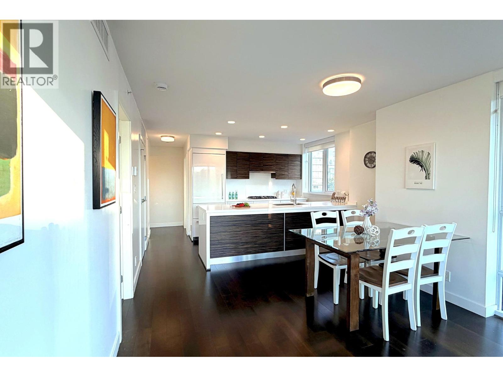 906 7333 MURDOCH AVENUE, Richmond - Image 1