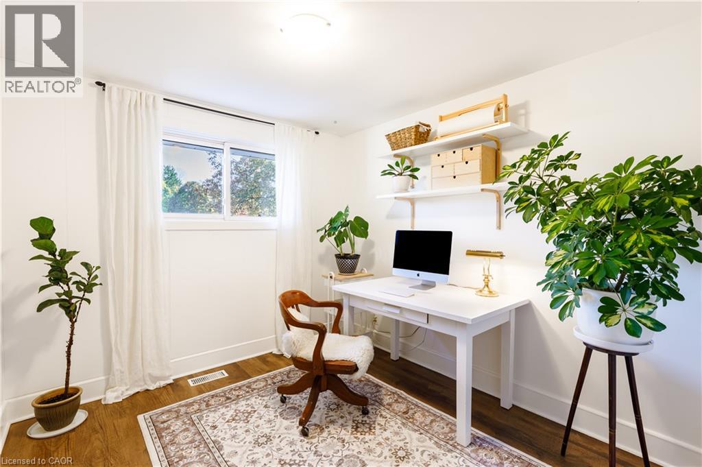 1323 QUEEN'S Boulevard - 23