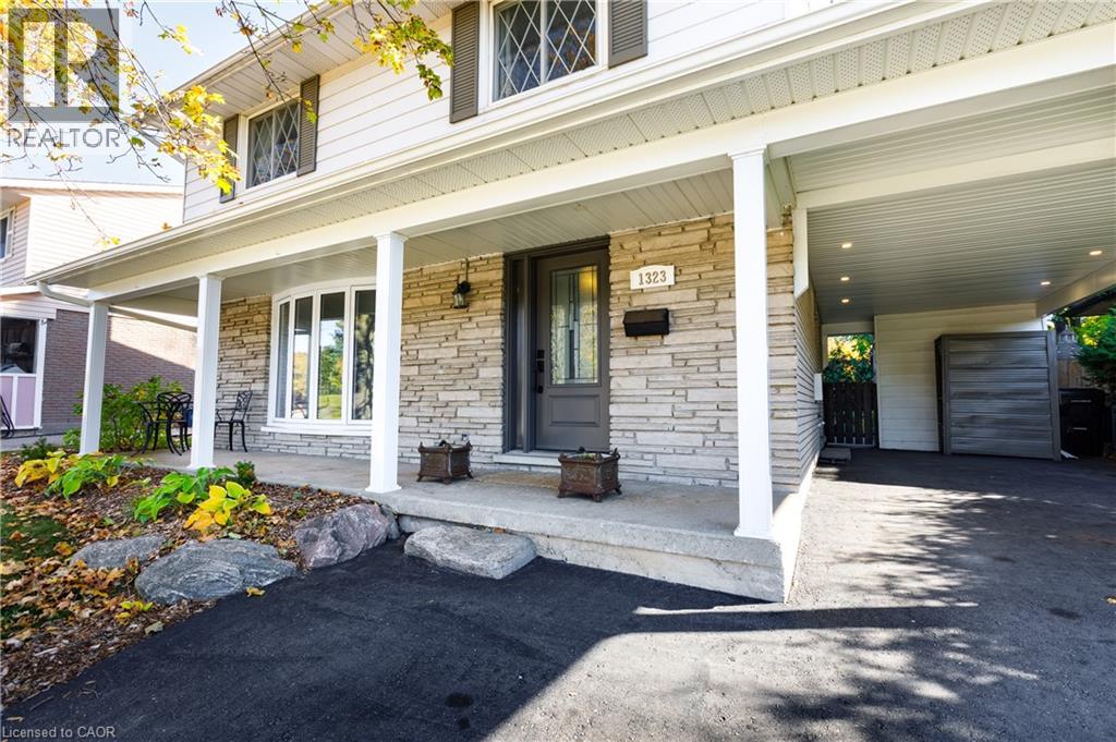 1323 QUEEN'S Boulevard - 3