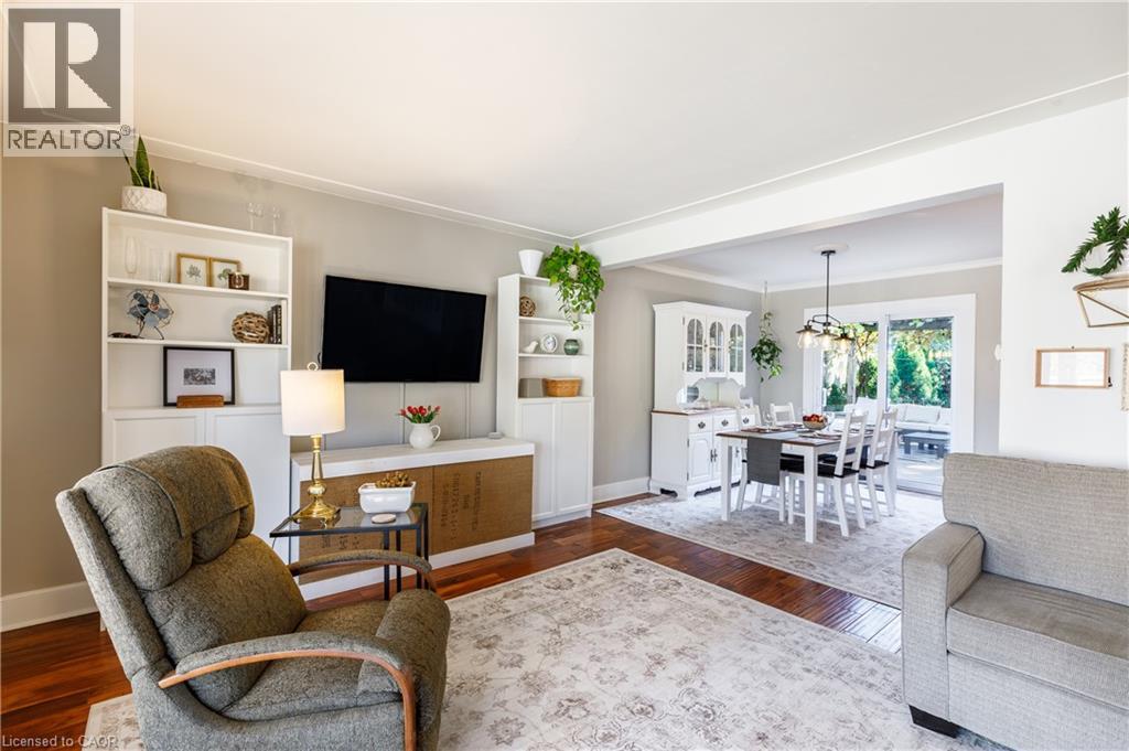 1323 QUEEN'S Boulevard - 8
