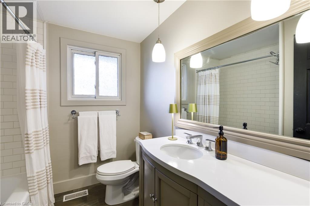 1323 QUEEN'S Boulevard - 29