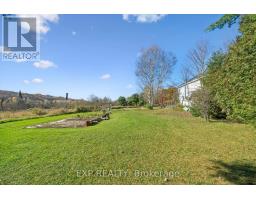982 Raymond Road, Muskoka Lakes, ON P0B1M0 Photo 9