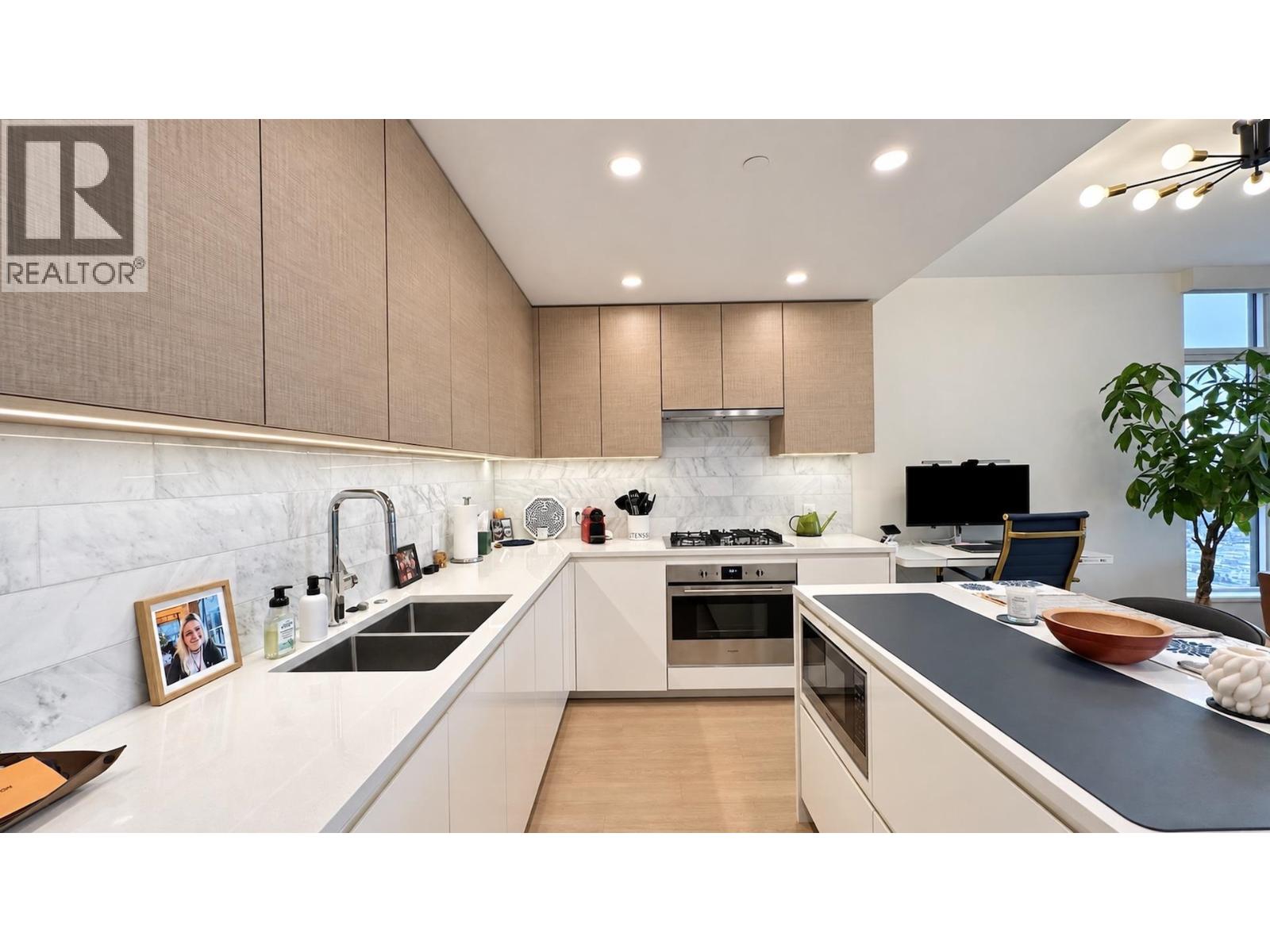 4907 2108 GILMORE AVENUE, Burnaby - Image 1