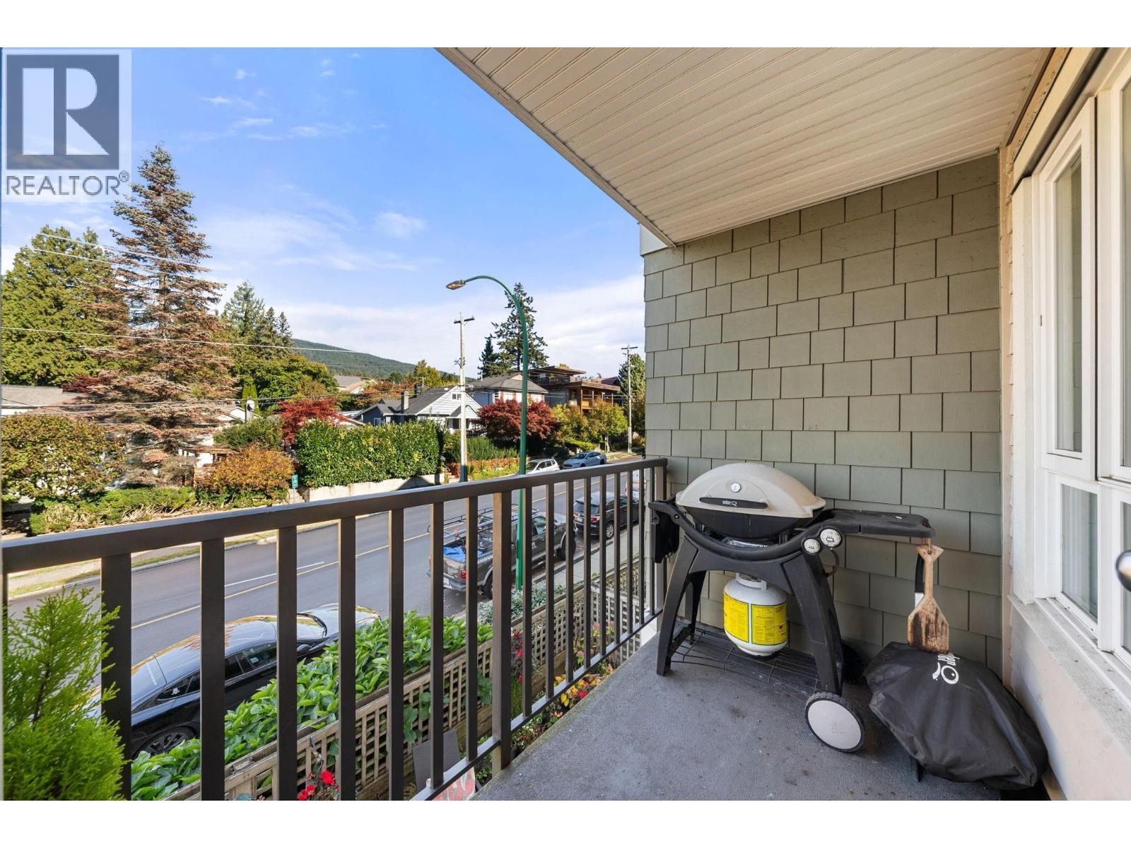 207 183 W 23RD STREET, North Vancouver - Image 1