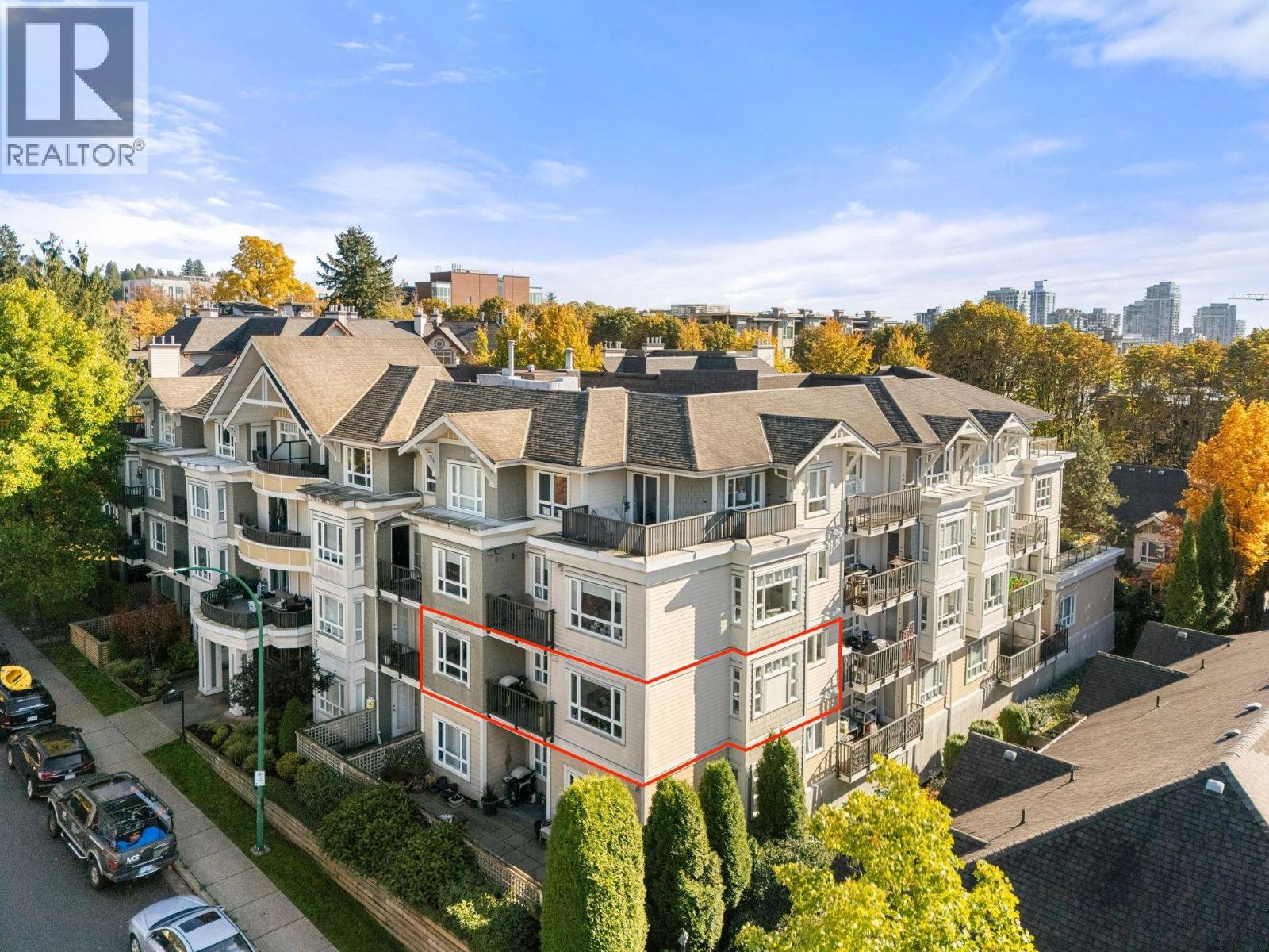 207 183 W 23RD STREET, North Vancouver - Image 1