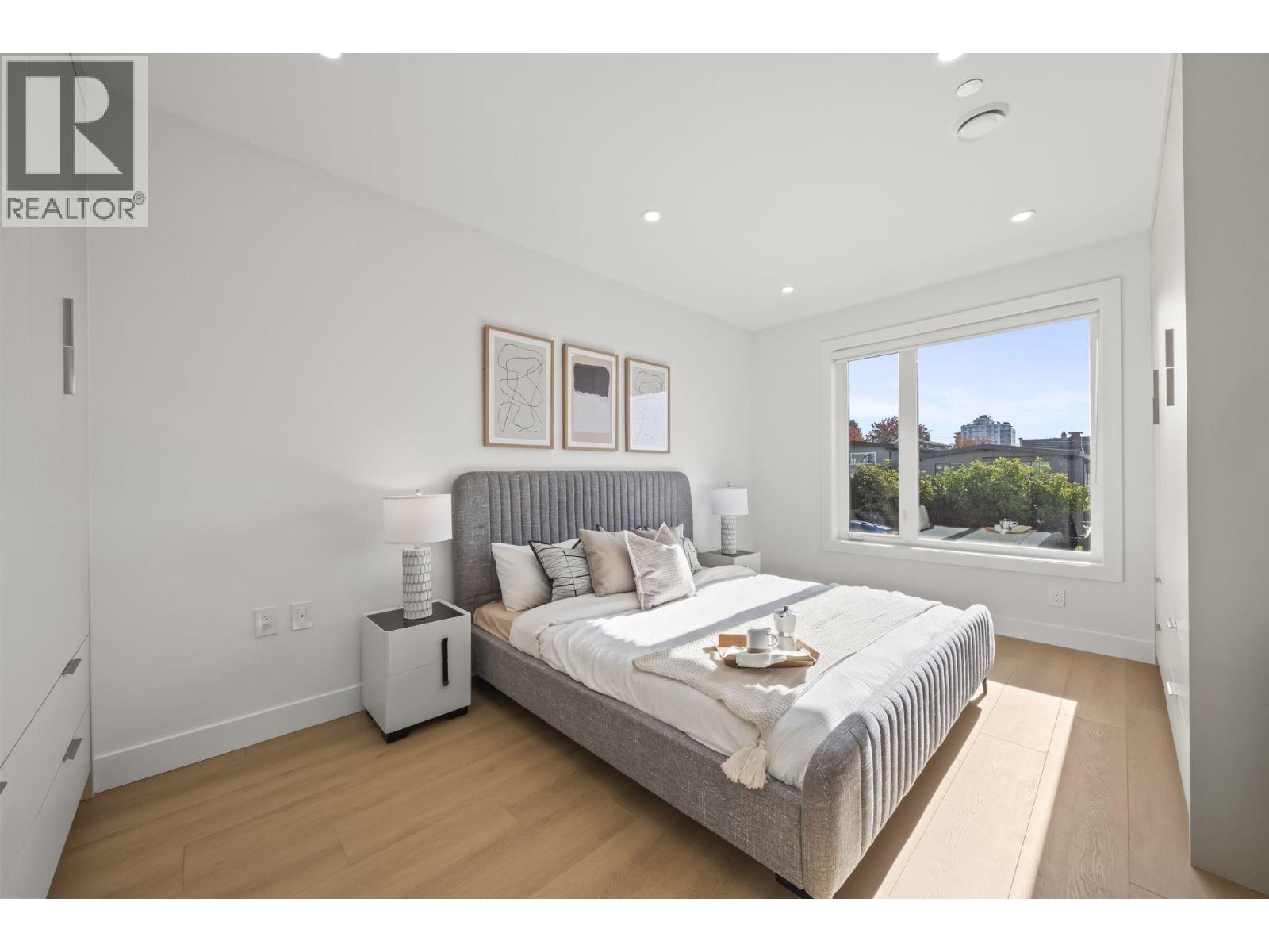 1 3623 TRIUMPH STREET, Vancouver - Image 1