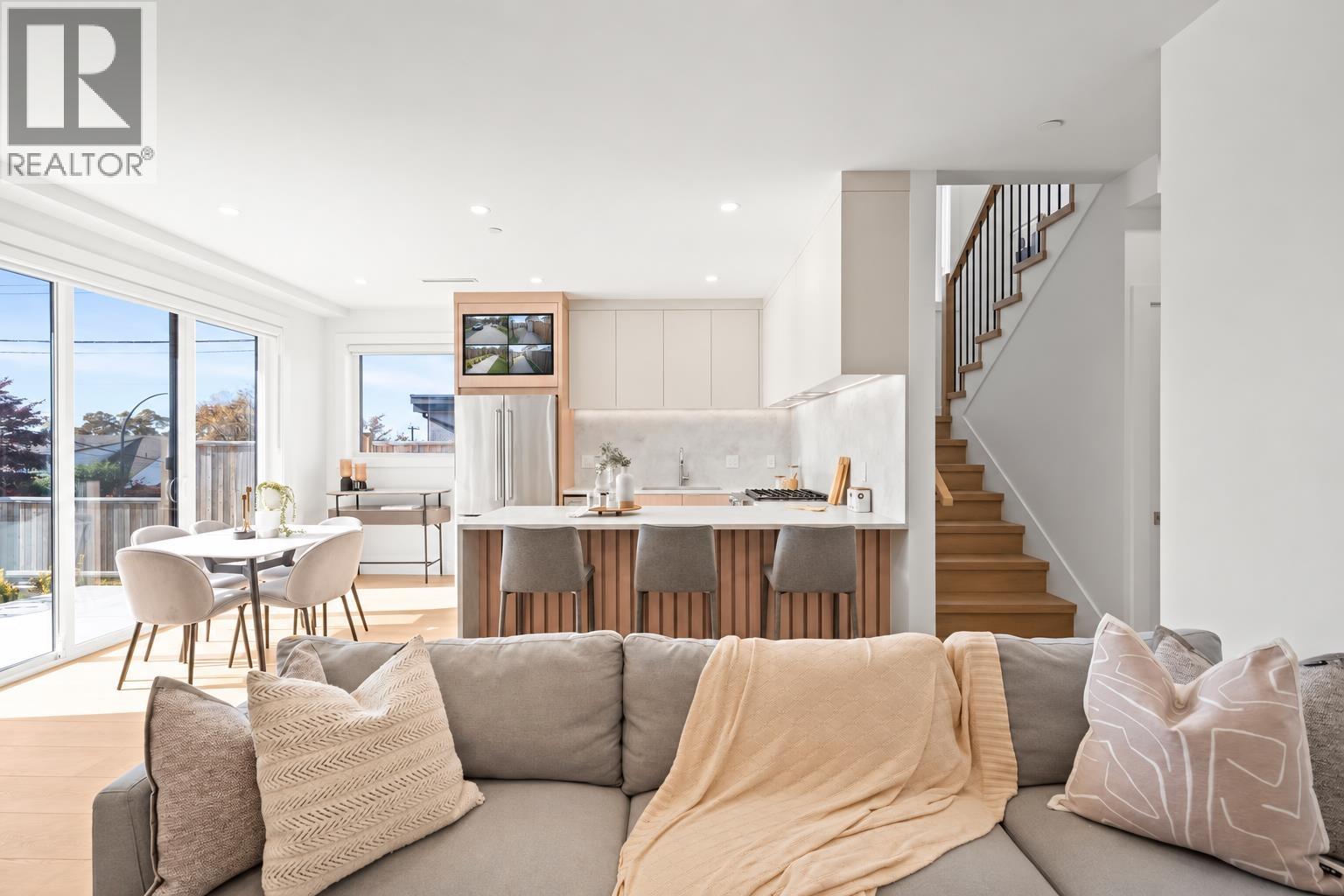 1 3623 TRIUMPH STREET, Vancouver - Image 1