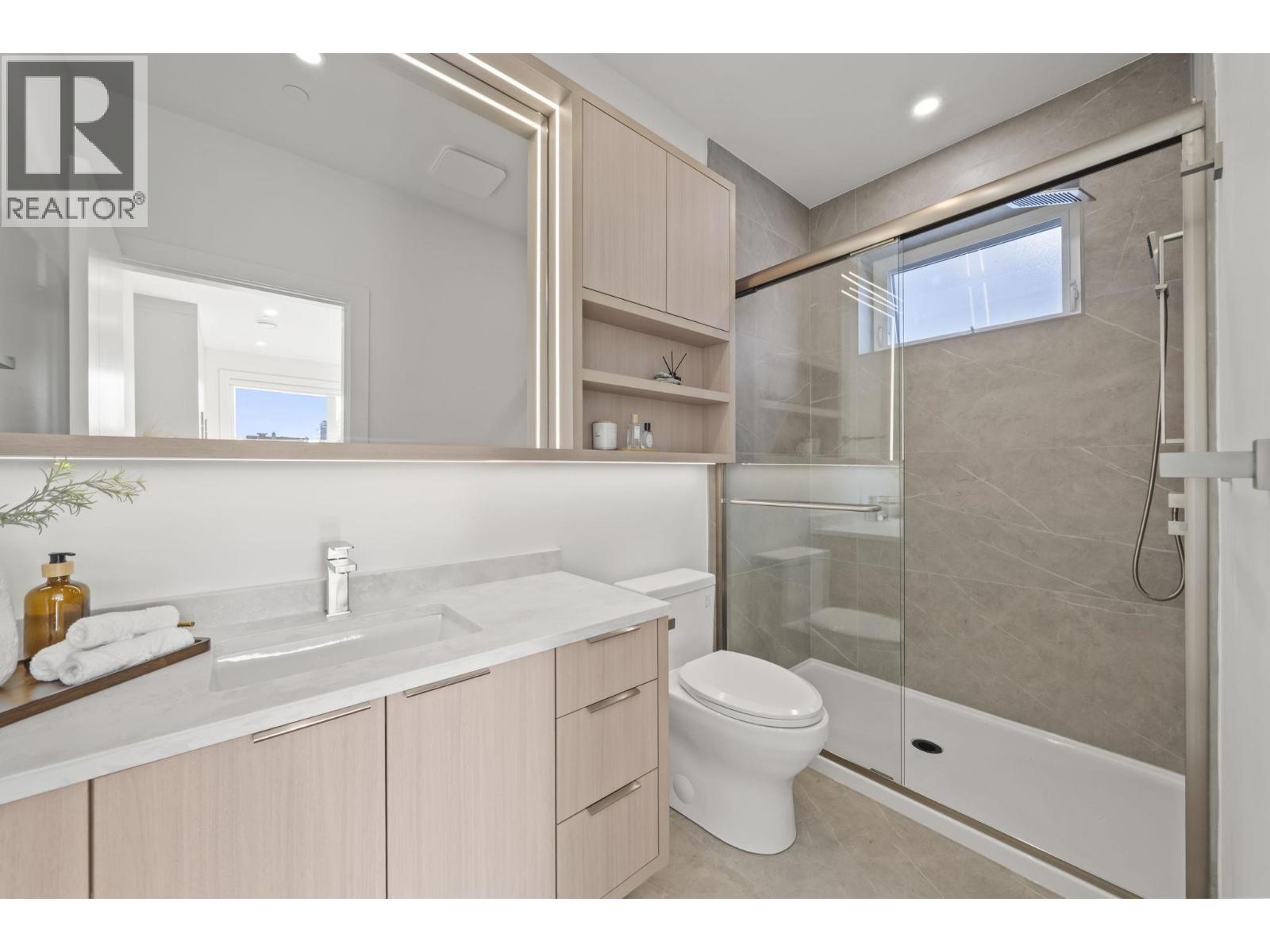 1 3623 TRIUMPH STREET, Vancouver - Image 1