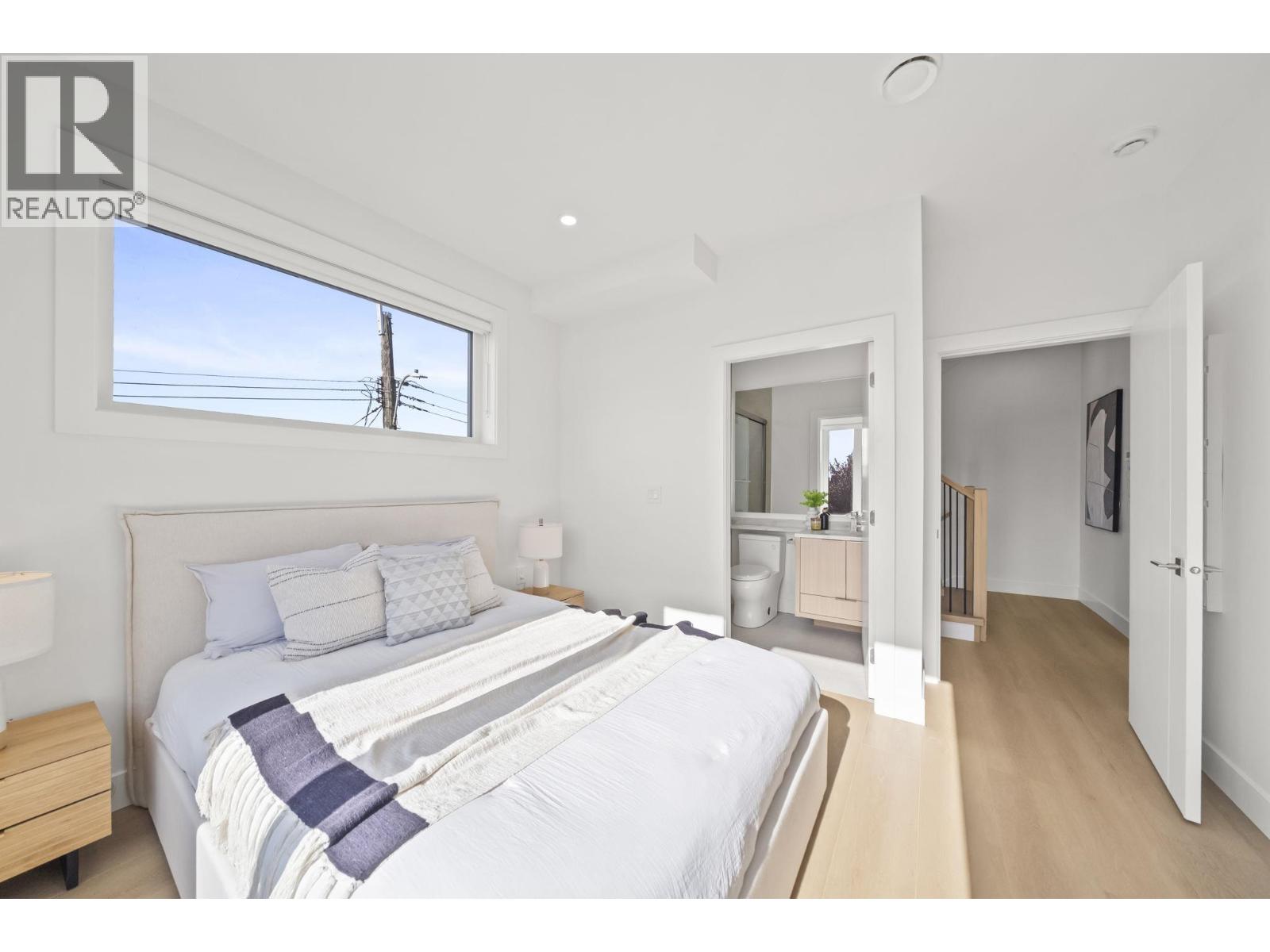 1 3623 TRIUMPH STREET, Vancouver - Image 1