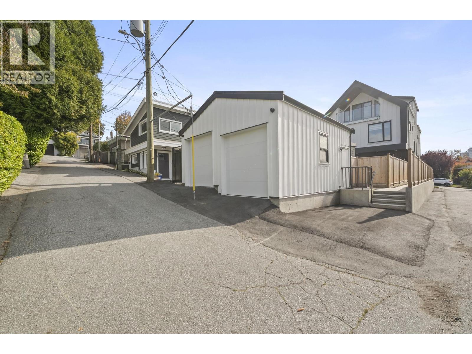 1 3623 TRIUMPH STREET, Vancouver - Image 1