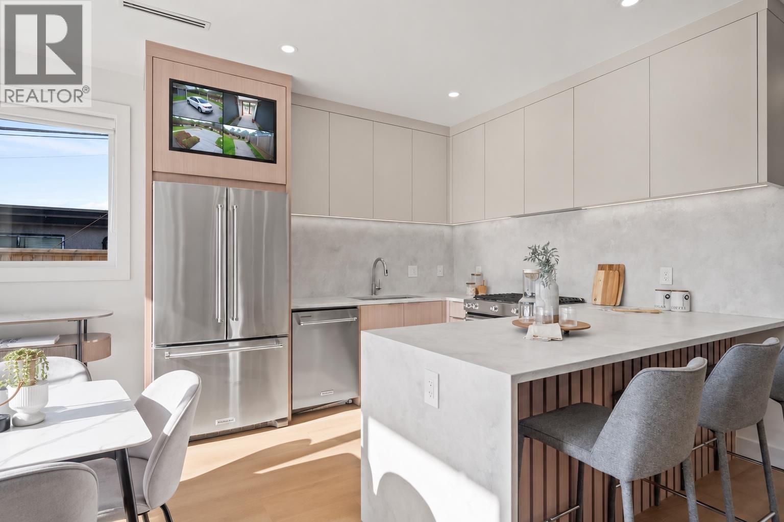 1 3623 TRIUMPH STREET, Vancouver - Image 1