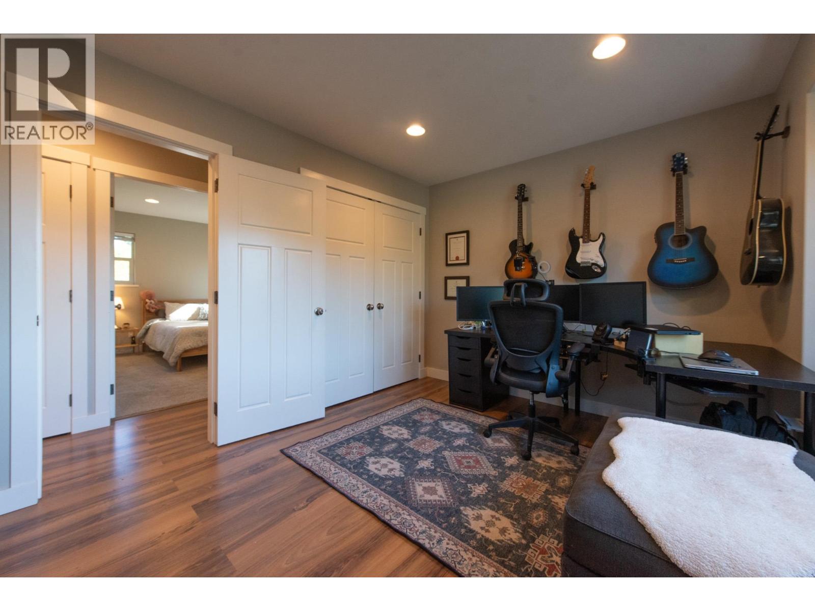 574 VETERANS ROAD, Gibsons - Image 1