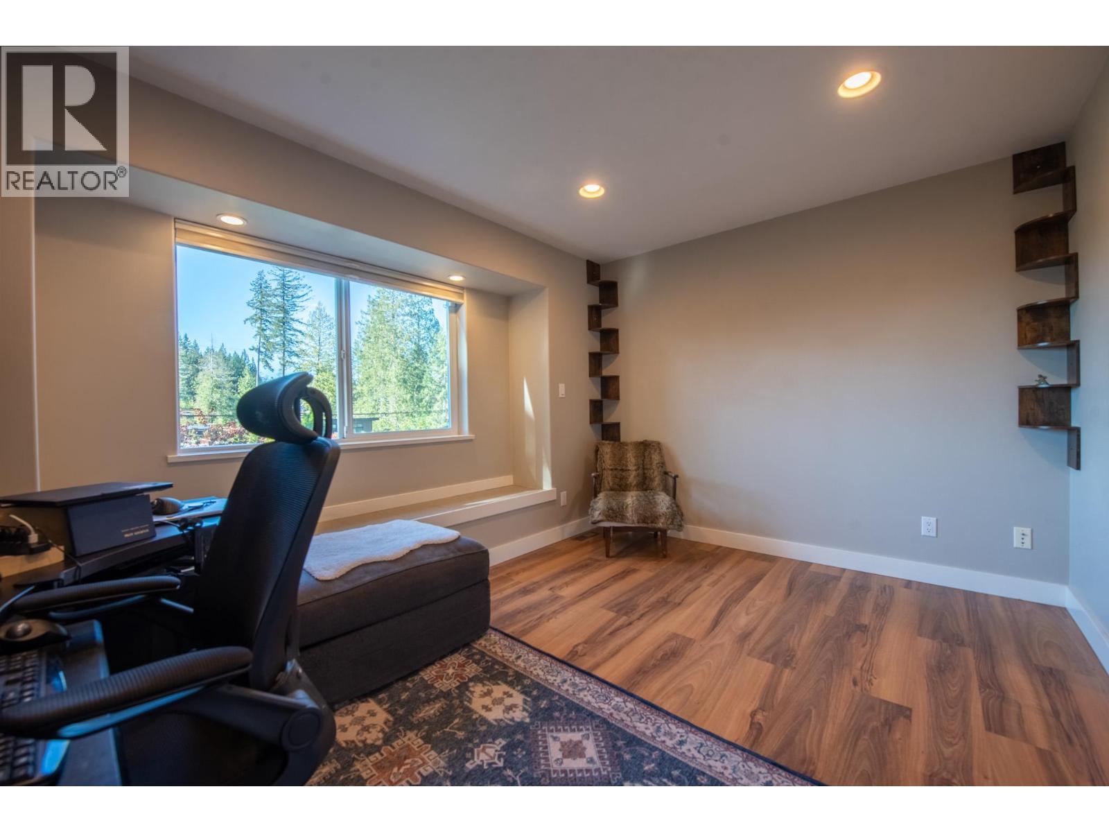 574 VETERANS ROAD, Gibsons - Image 1