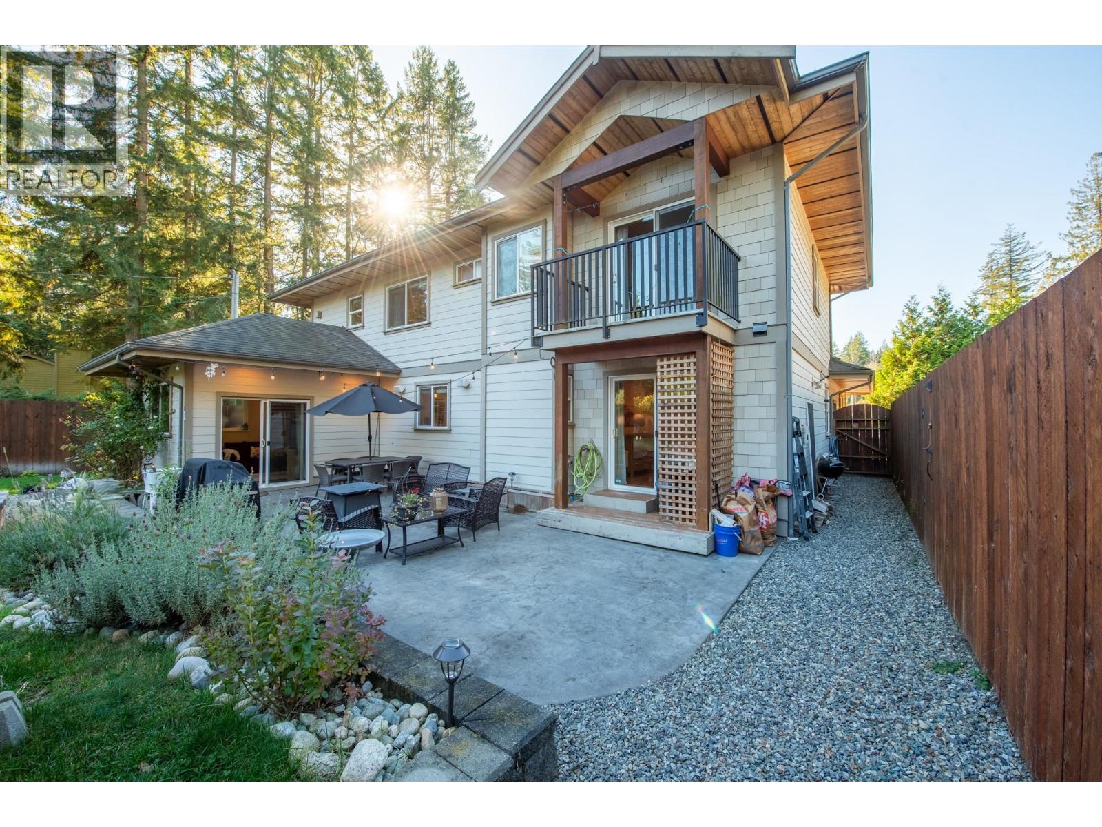 574 VETERANS ROAD, Gibsons - Image 1