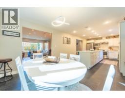 574 Veterans Road, Gibsons, BC V0N1V4 Photo 11