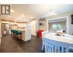 574 Veterans Road, Gibsons, BC V0N1V4 Photo 12