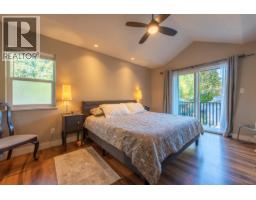 574 Veterans Road, Gibsons, BC V0N1V4 Photo 16