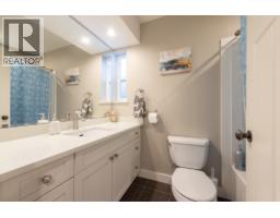 574 Veterans Road, Gibsons, BC V0N1V4 Photo 23