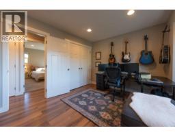 574 Veterans Road, Gibsons, BC V0N1V4 Photo 25