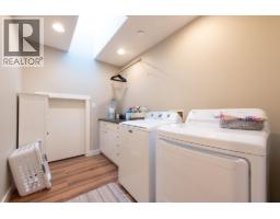 574 Veterans Road, Gibsons, BC V0N1V4 Photo 29