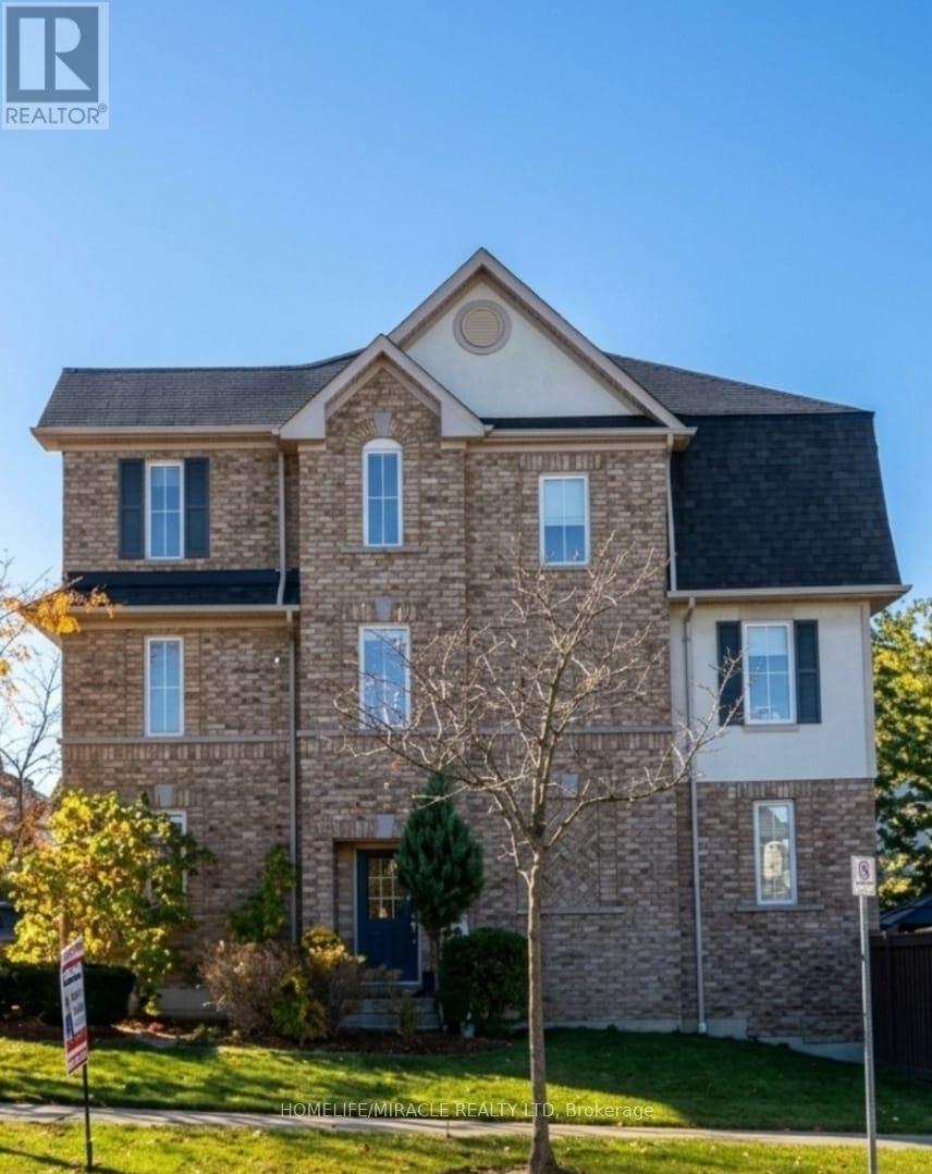 2 MARTINWORTH LANE, Ajax (Central East)