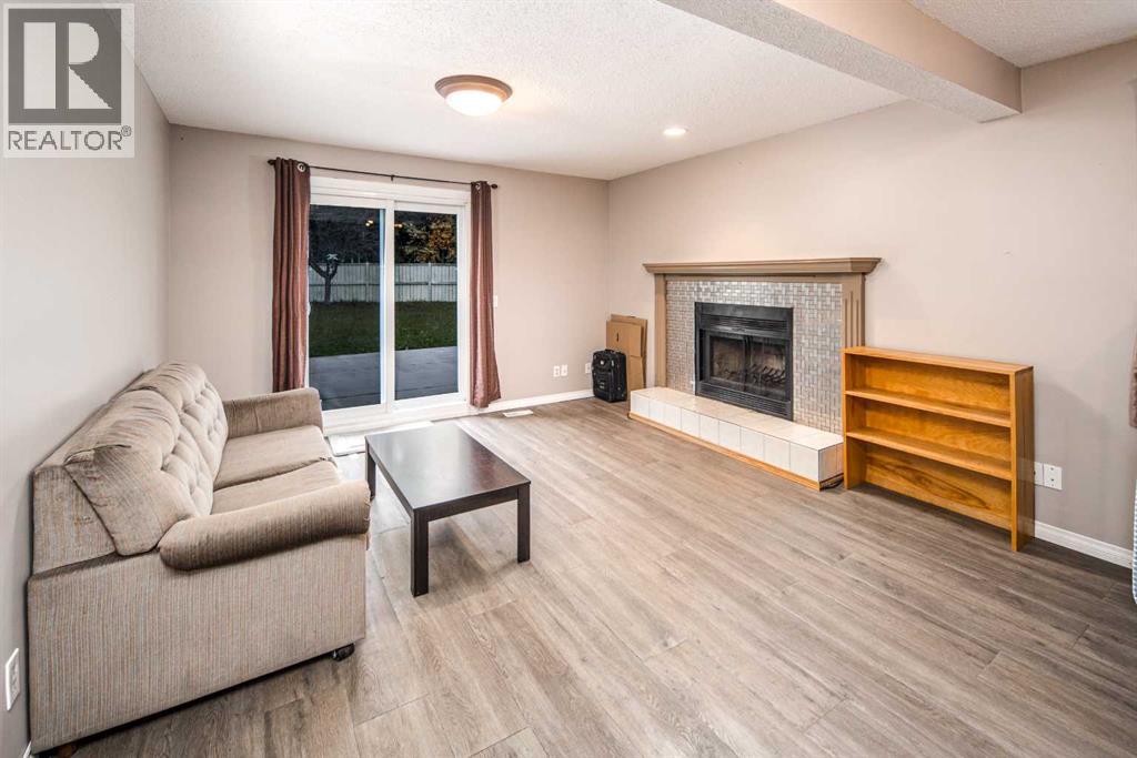 28 Hawkcliff Place NW photo 16