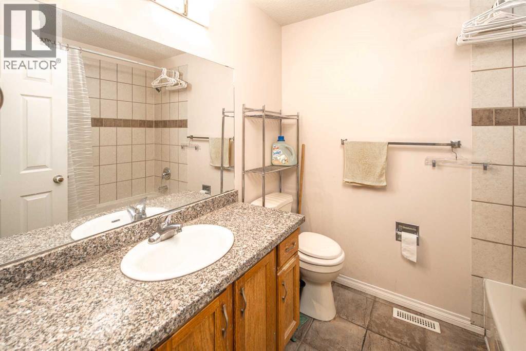28 Hawkcliff Place NW photo 15