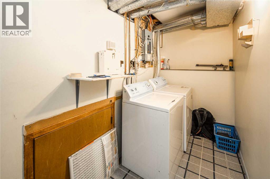 28 Hawkcliff Place NW photo 21