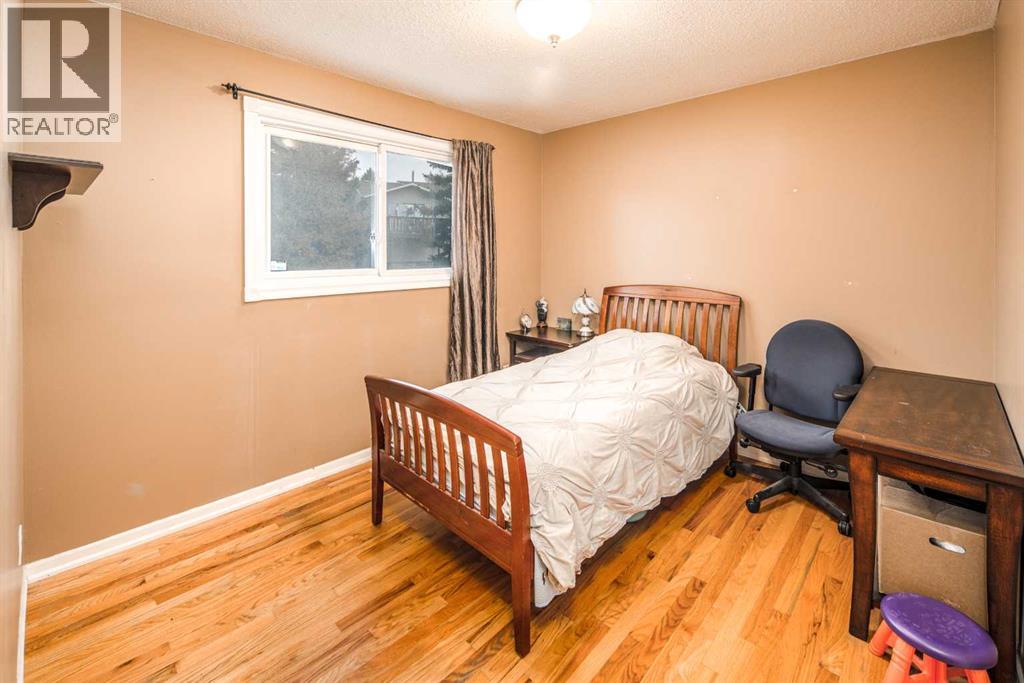 28 Hawkcliff Place NW photo 14