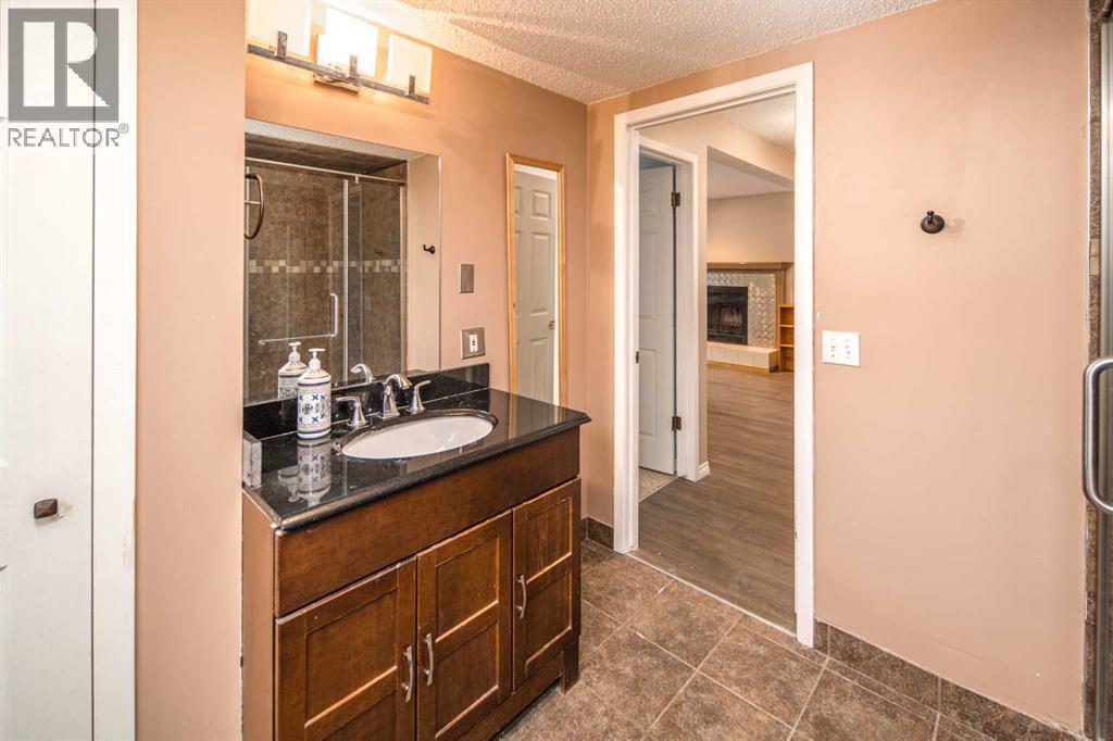28 Hawkcliff Place NW photo 20