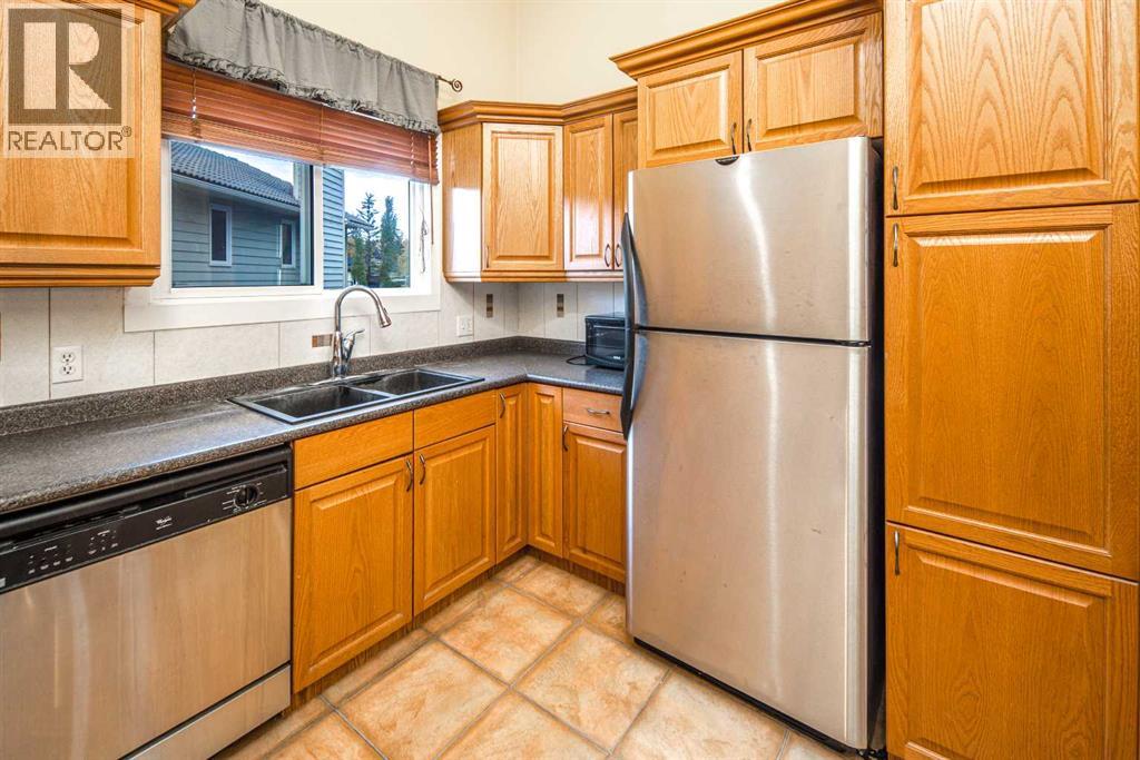 28 Hawkcliff Place NW photo 8