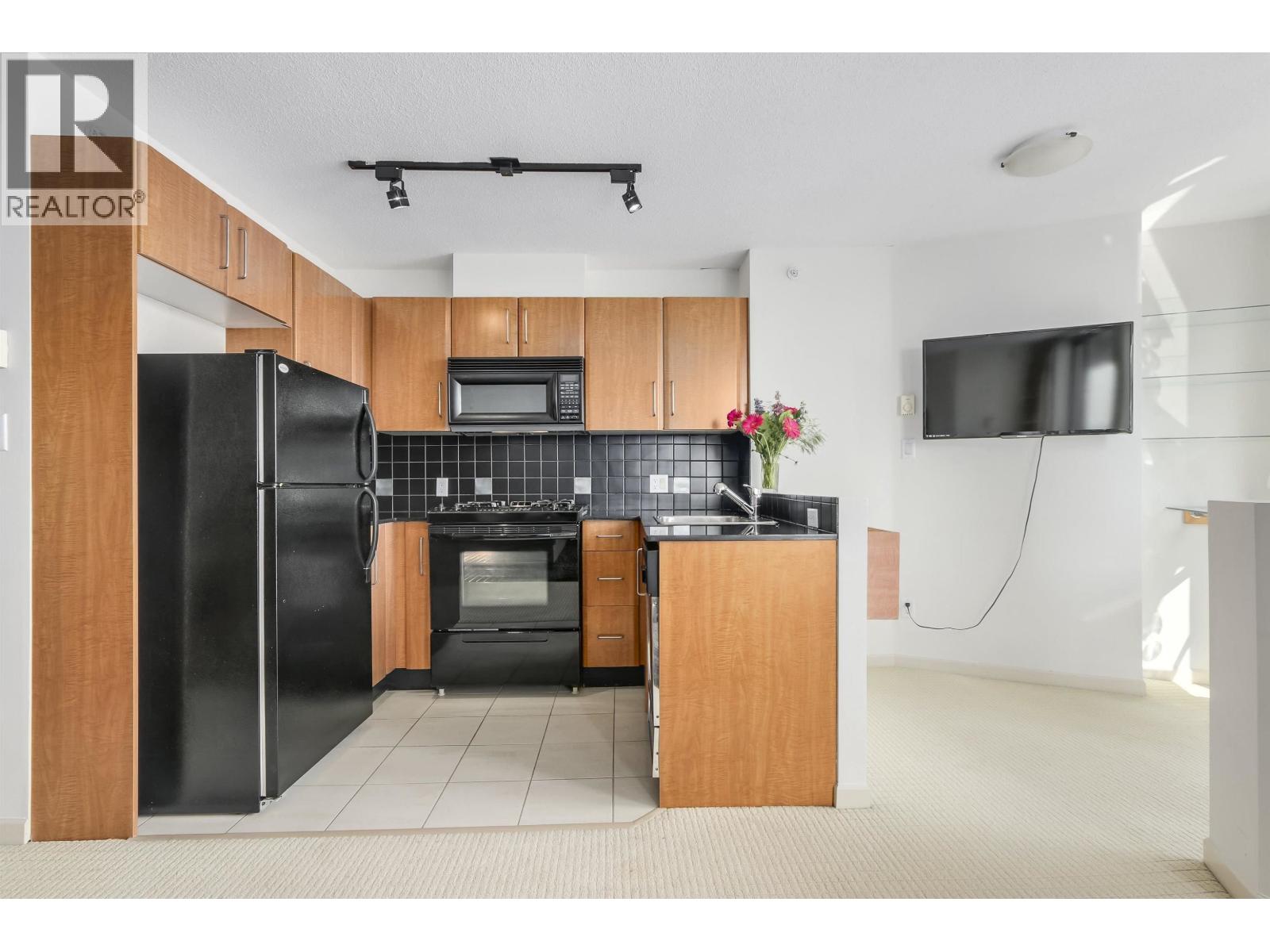 2210 501 PACIFIC STREET, Vancouver - Image 1