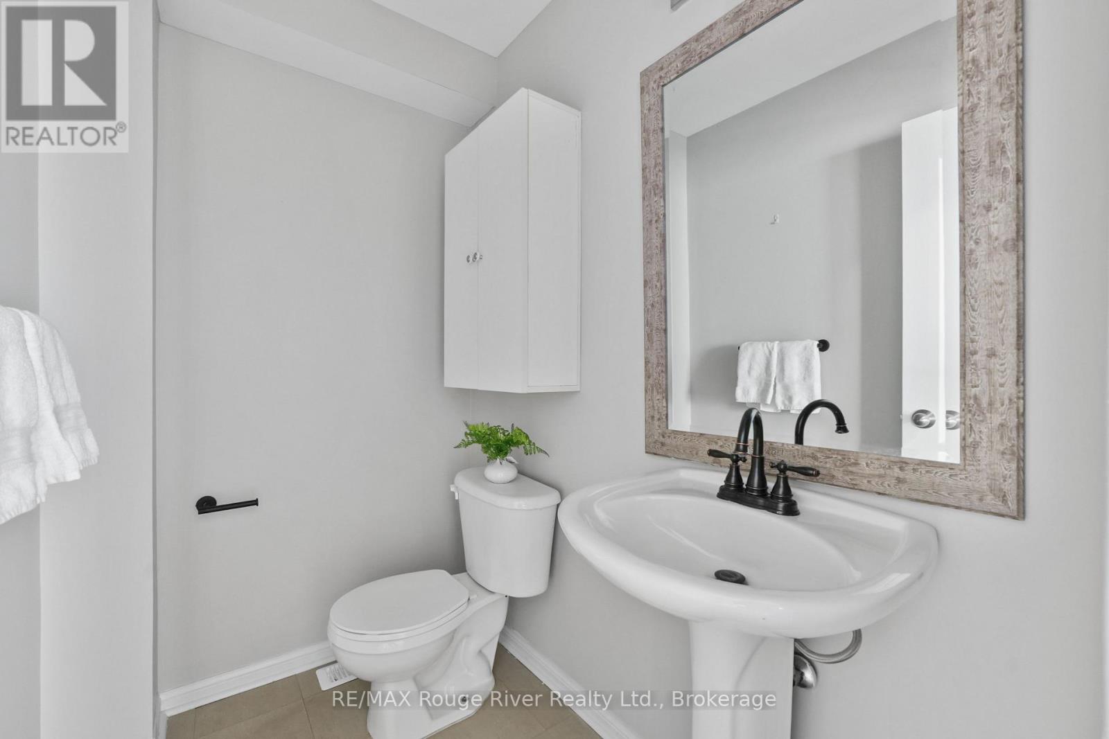 23 Bridges Drive, Clarington, ON photo 18