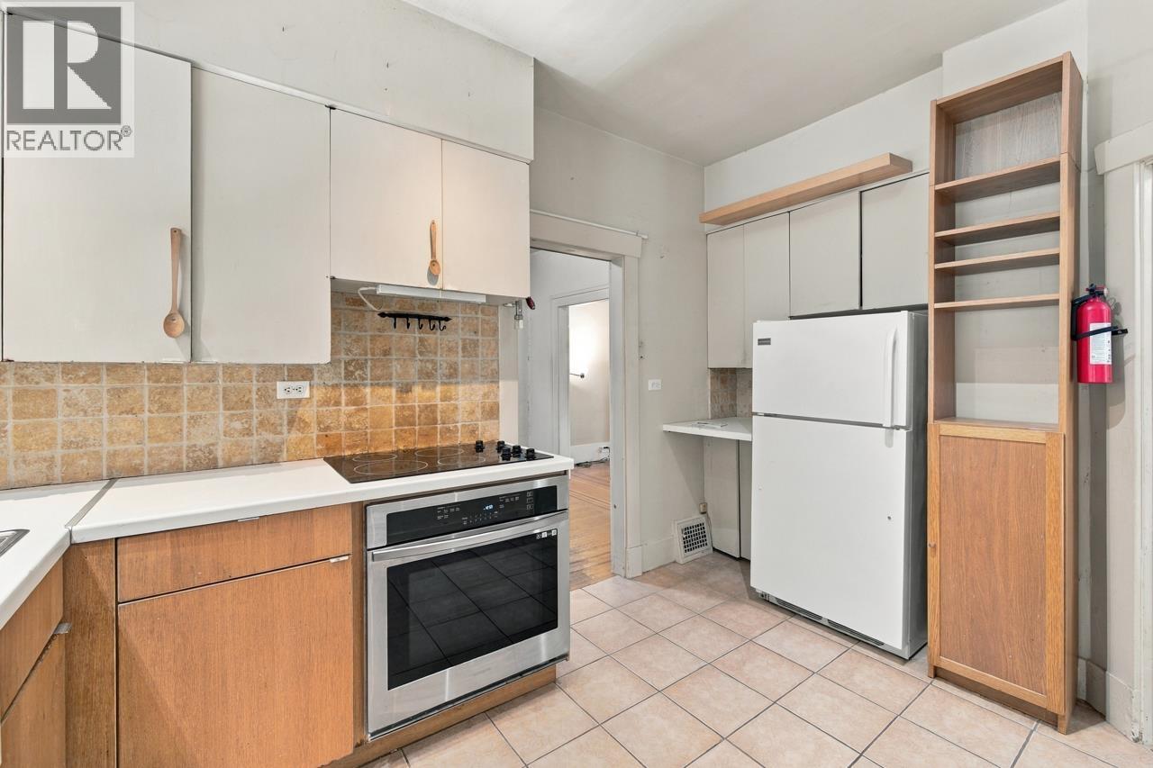 Photo of 840 W 22ND AVENUE 15