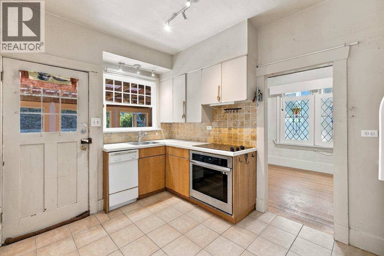 Photo of 840 W 22ND AVENUE 14