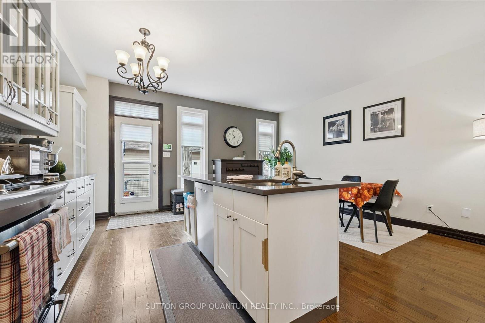 2254 Norfolk Drive, Oakville, ON photo 9