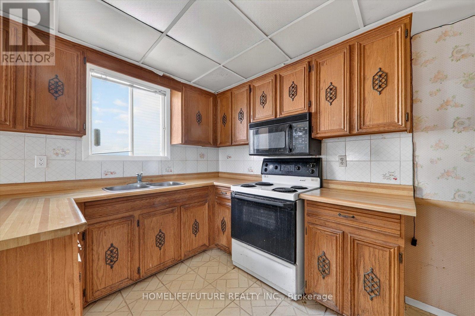 7 Winterfold Drive, Brampton, ON photo 19