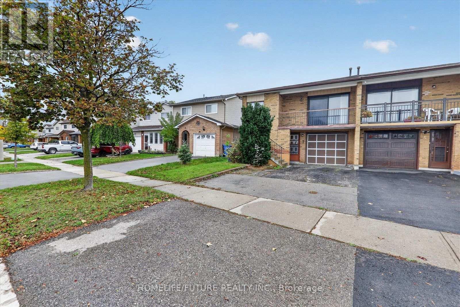 7 Winterfold Drive, Brampton, ON photo 6