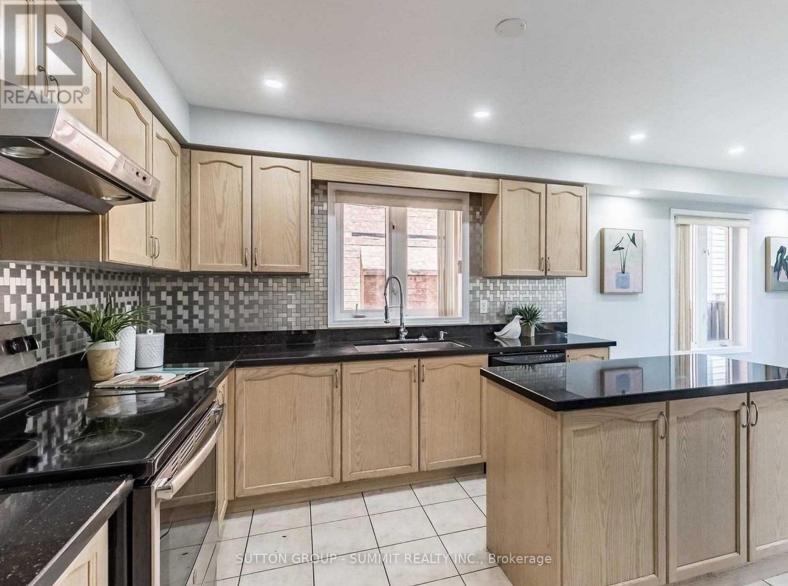 17 River Heights Drive, Brampton, ON photo 4
