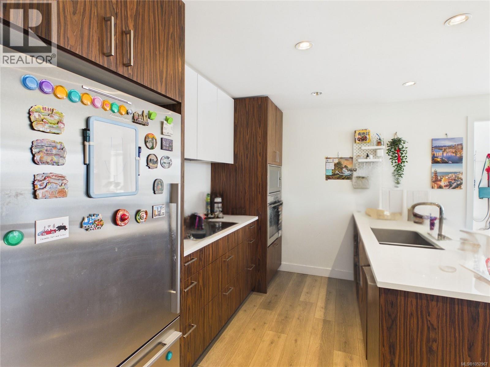 709 838 Broughton Street, Victoria