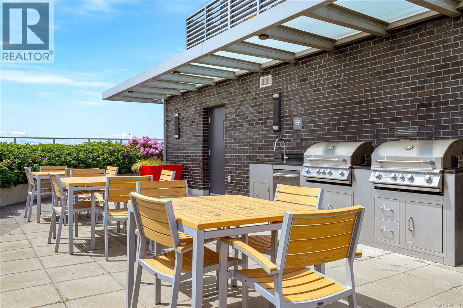 709 838 Broughton Street, Victoria