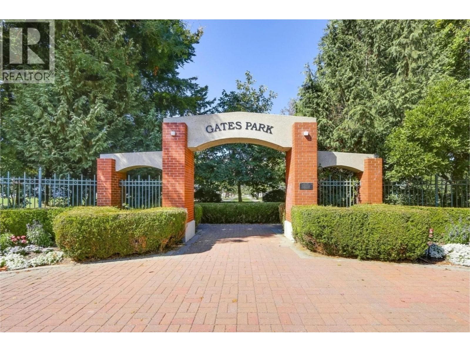203 2401 HAWTHORNE AVENUE, Port Coquitlam - Image 1
