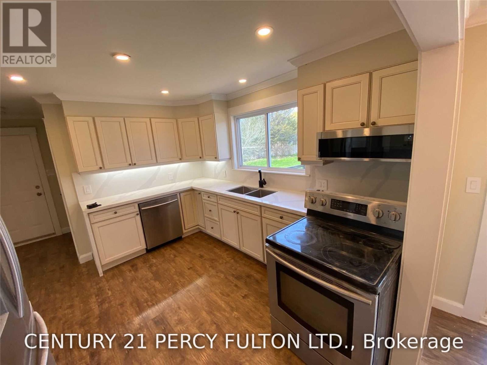 40 Macnaughton Drive, Innisfil photo 4