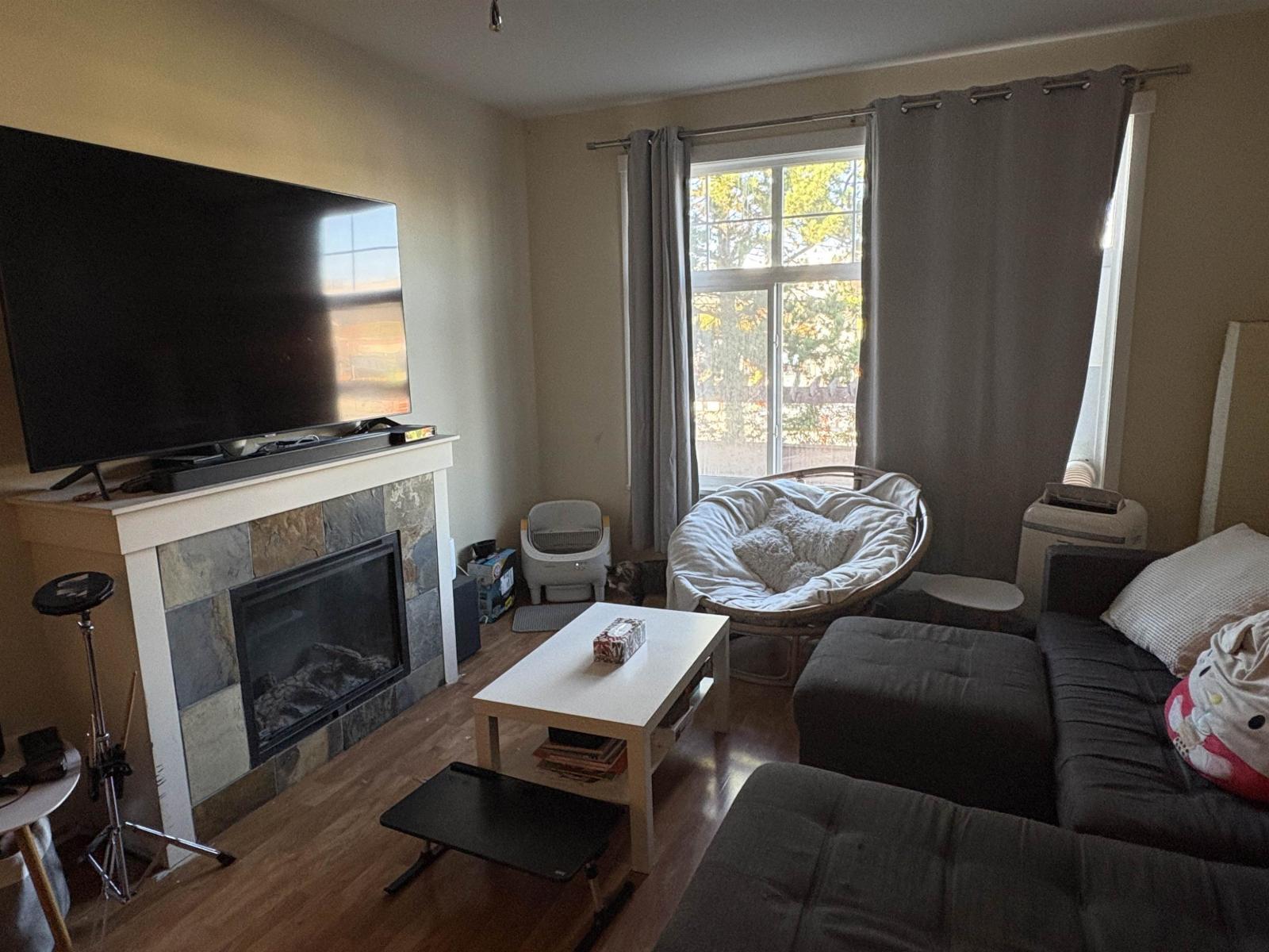 22 16588 FRASER Highway, Surrey