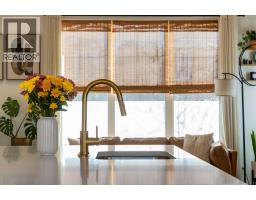 301 Sundown Road, Cochrane, AB T4C2T2 Photo 14