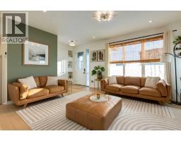 Primary Bedroom - 301 Sundown Road, Cochrane, AB T4C2T2 Photo 8