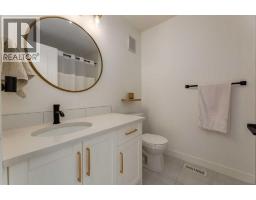 301 Sundown Road, Cochrane, AB T4C2T2 Photo 33