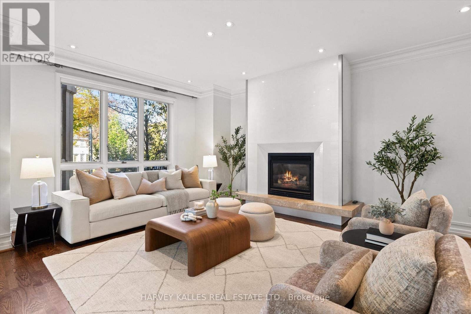 111 Laurelcrest Avenue, Toronto, ON photo 10