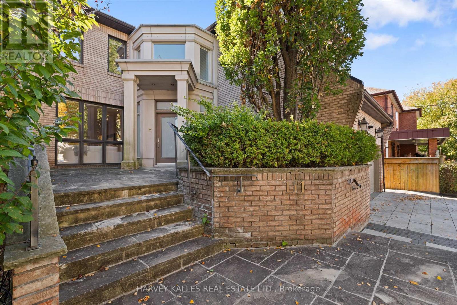 111 Laurelcrest Avenue, Toronto, ON photo 3